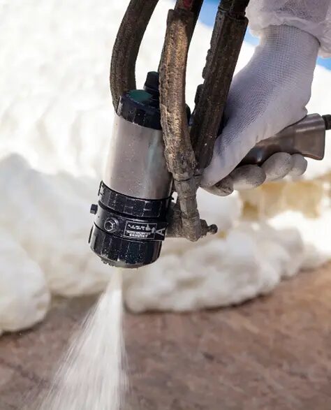 Attic Spray Foam Insulation Contractors in Copiague, NY<br />
