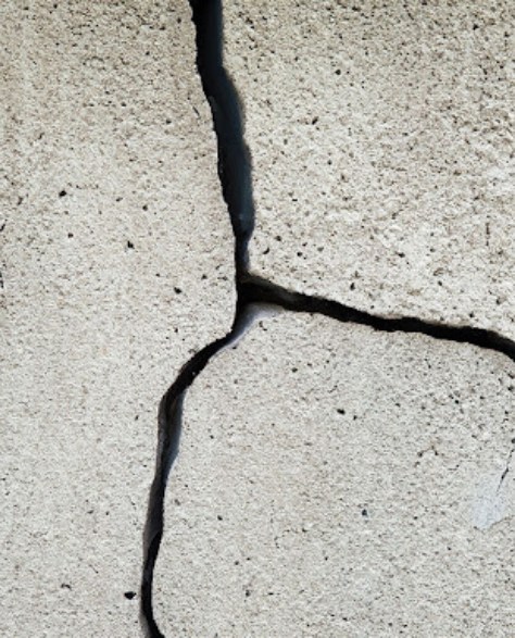 Foundation Repair Contractors in Babylon, NY - A Closeup Shot of Foundation Cracks<br />
