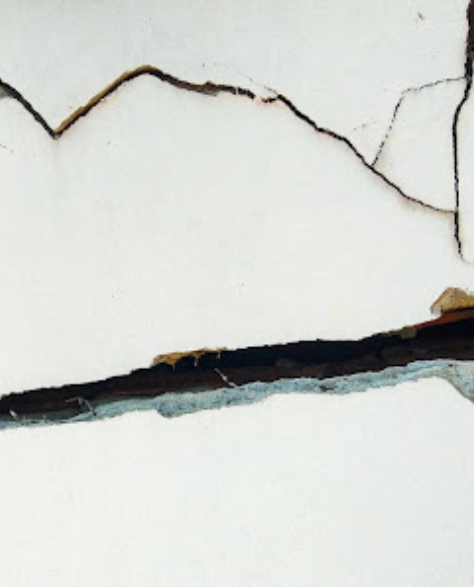 Foundation Repair Contractors in Merrick, NY - Foundation Cracks Image Taken Up Close<br />
