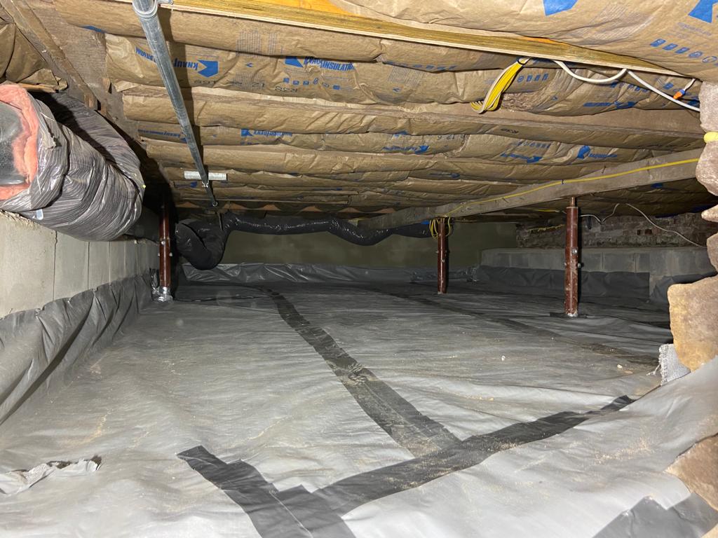 After picture of the crawl space after insulation, mold remediation and pest control.