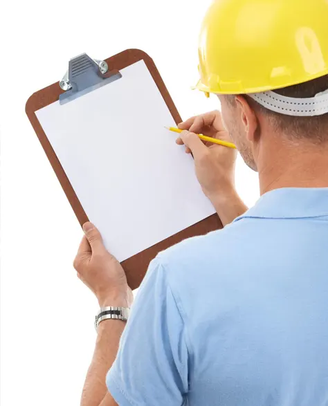 A contractor writing down the issues of a well on his clipboard<br />
