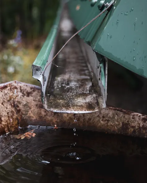 Water draining through a clear, properly installed pipe.<br />
