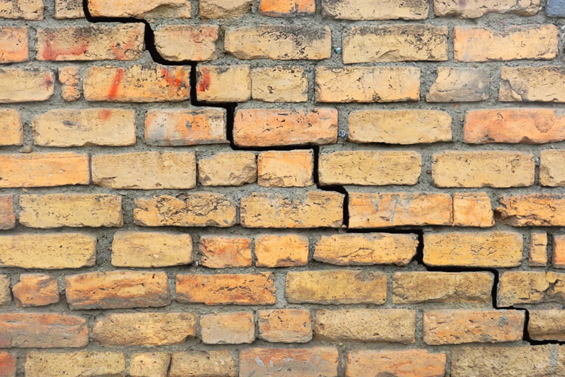 Seepage Force in Soil - A Stairstep Crack in a Brick Wall