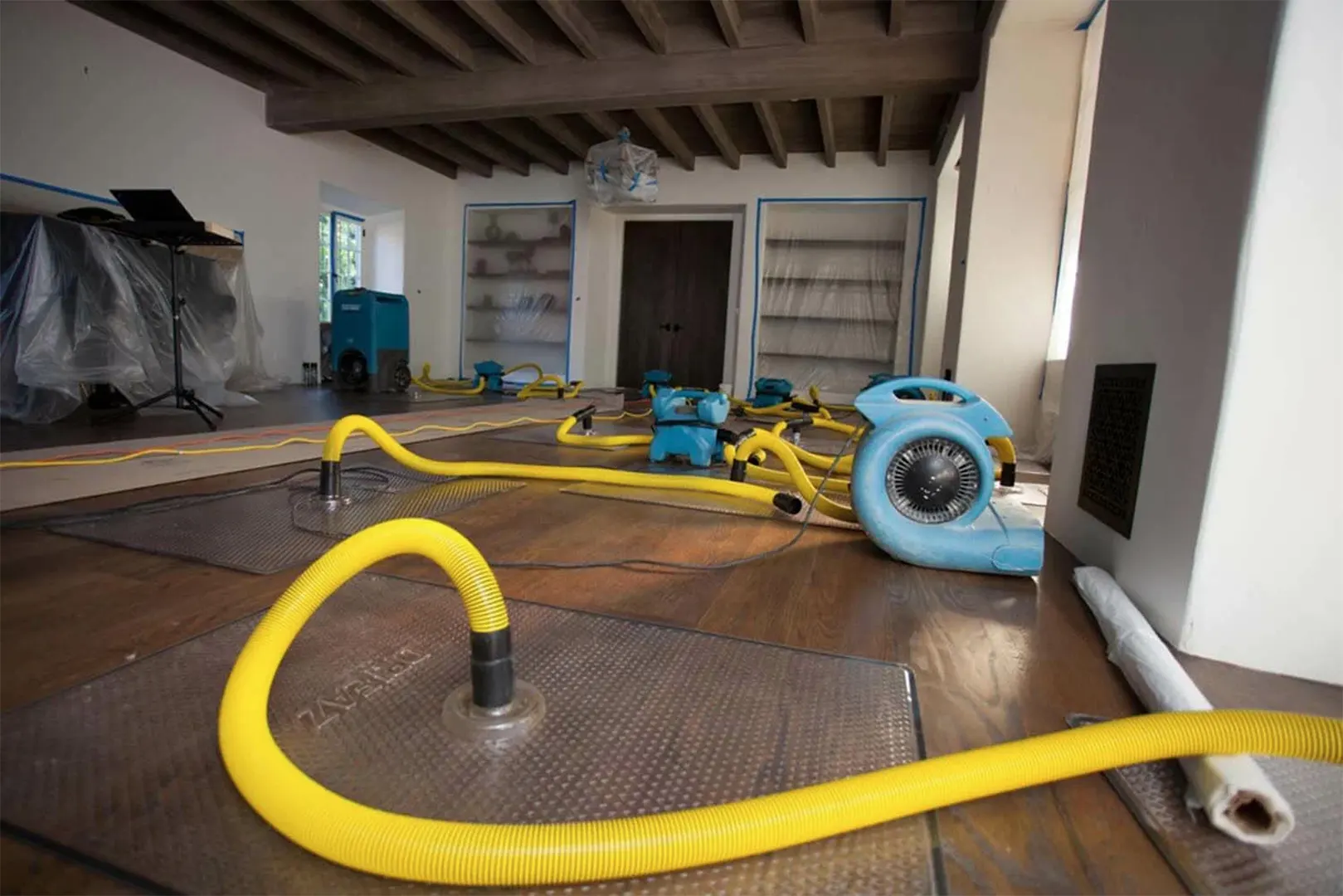 What Are Emergency Waterproofing Services?
