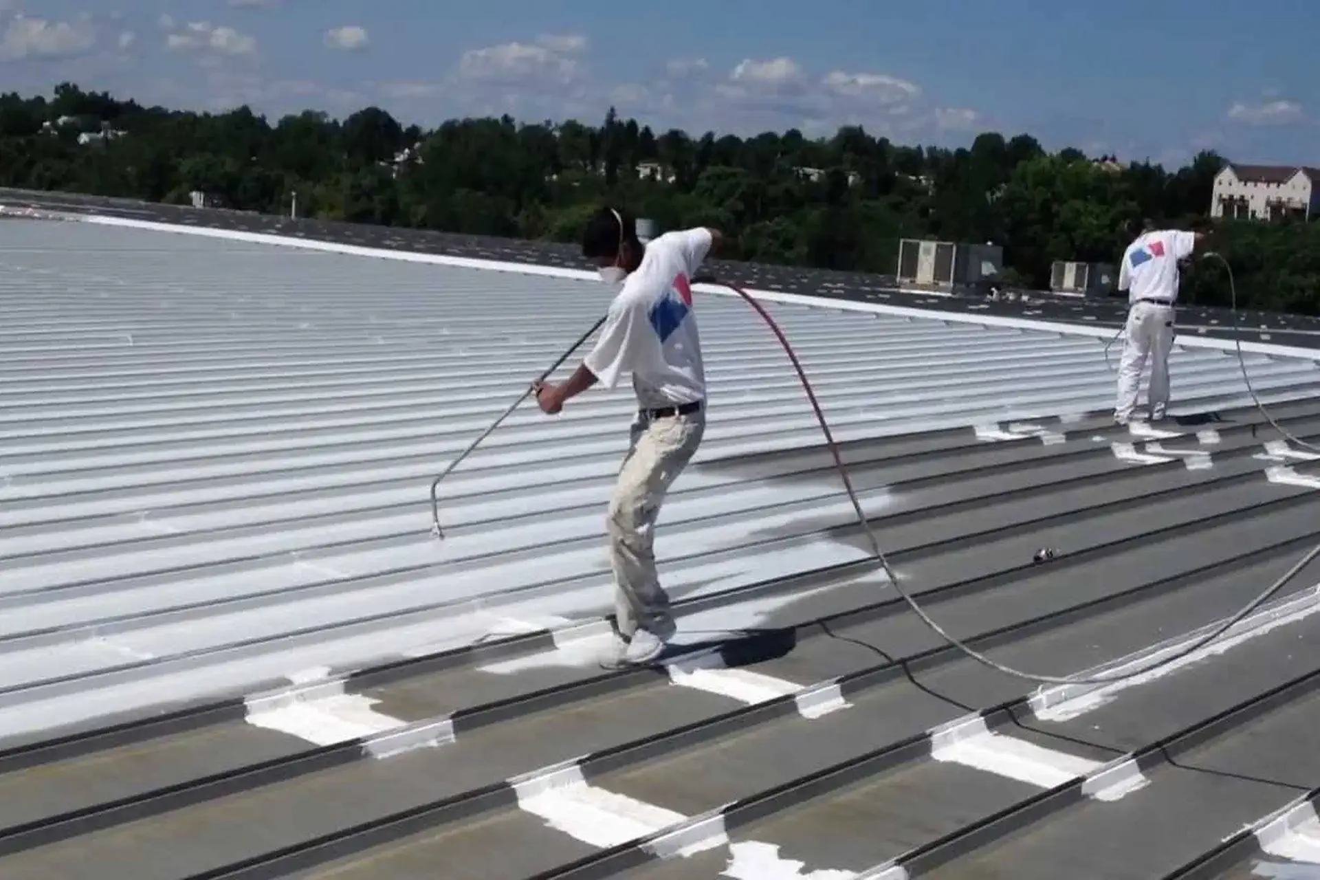 How Roof Waterproofing Services Protect Roof Joints and Seams